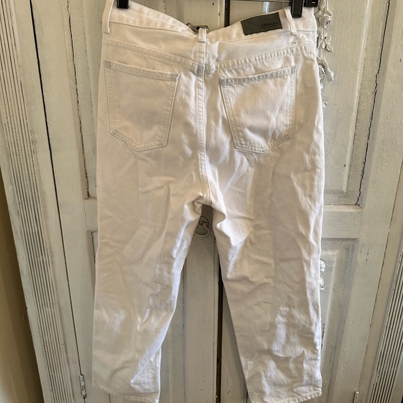 White Vintage Distressed Jeans with Chain Detail Size 25 - Picture 2 of 2